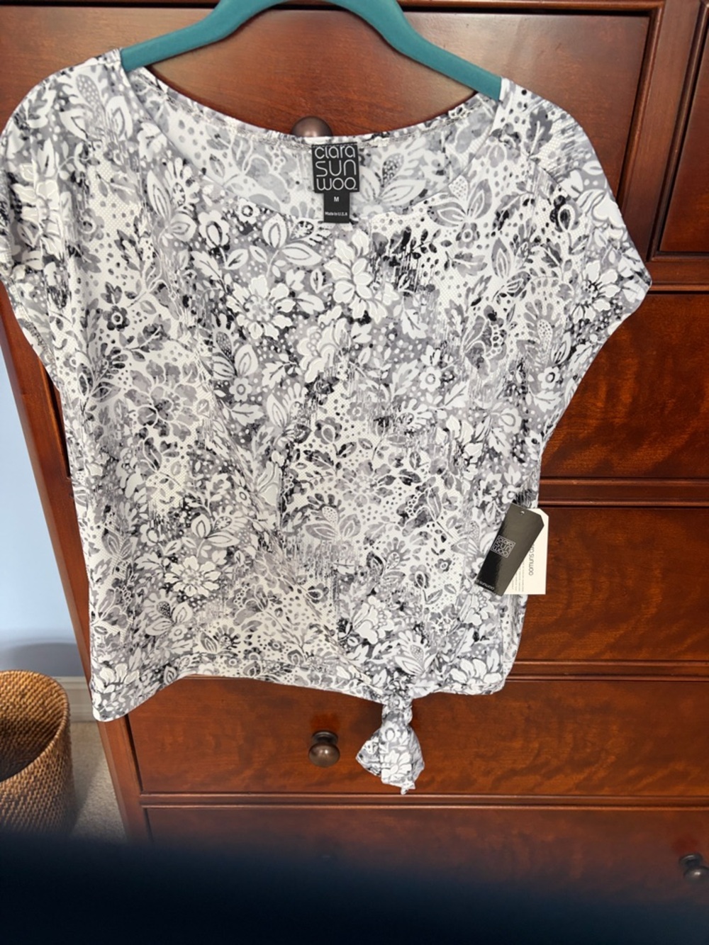 CLARA SUNWOO White & Gray Floral Tie-Front Crop Top